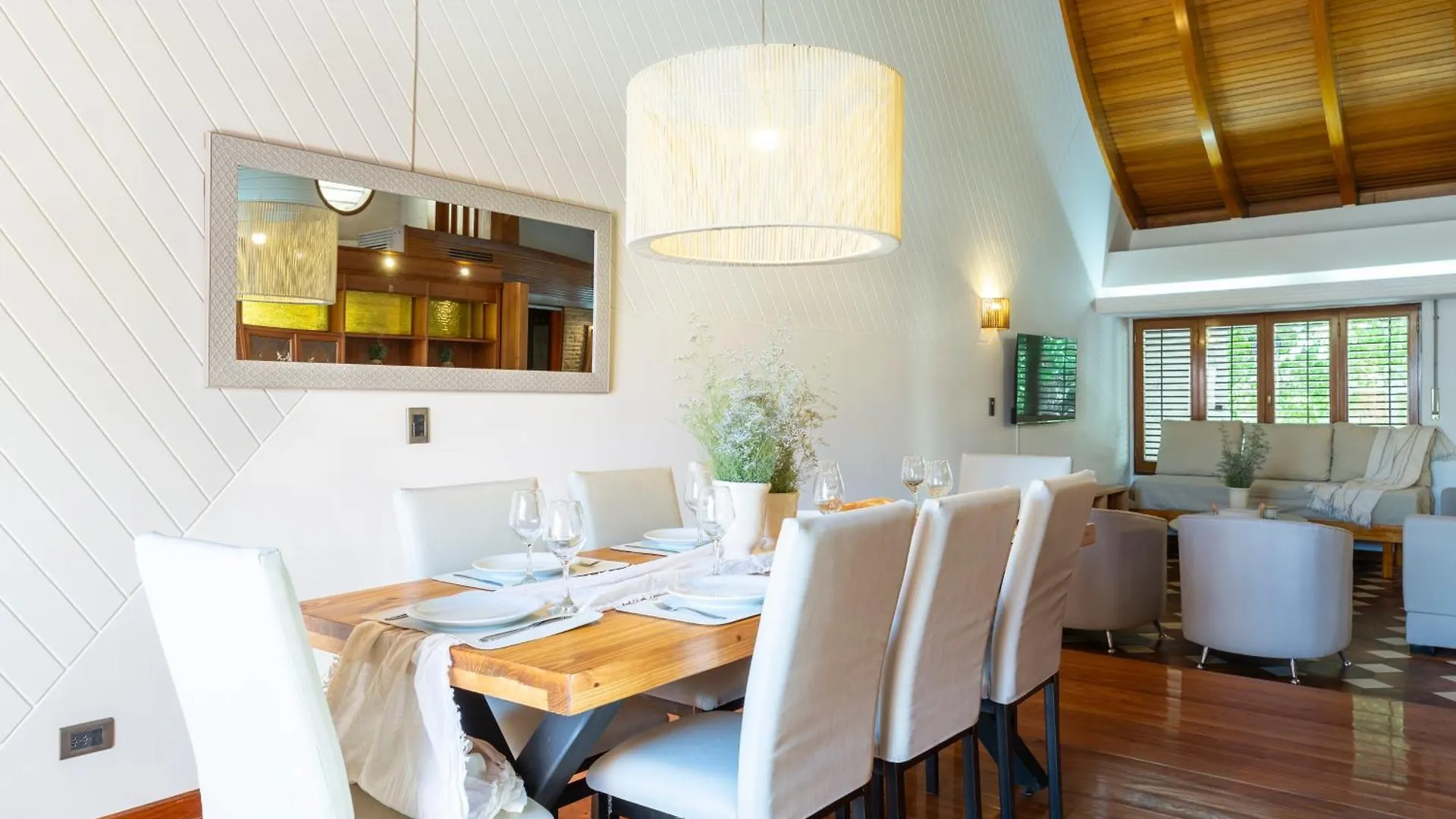 Villa Amplia, Calida Y Super Ubicada à Mendoza 0*,